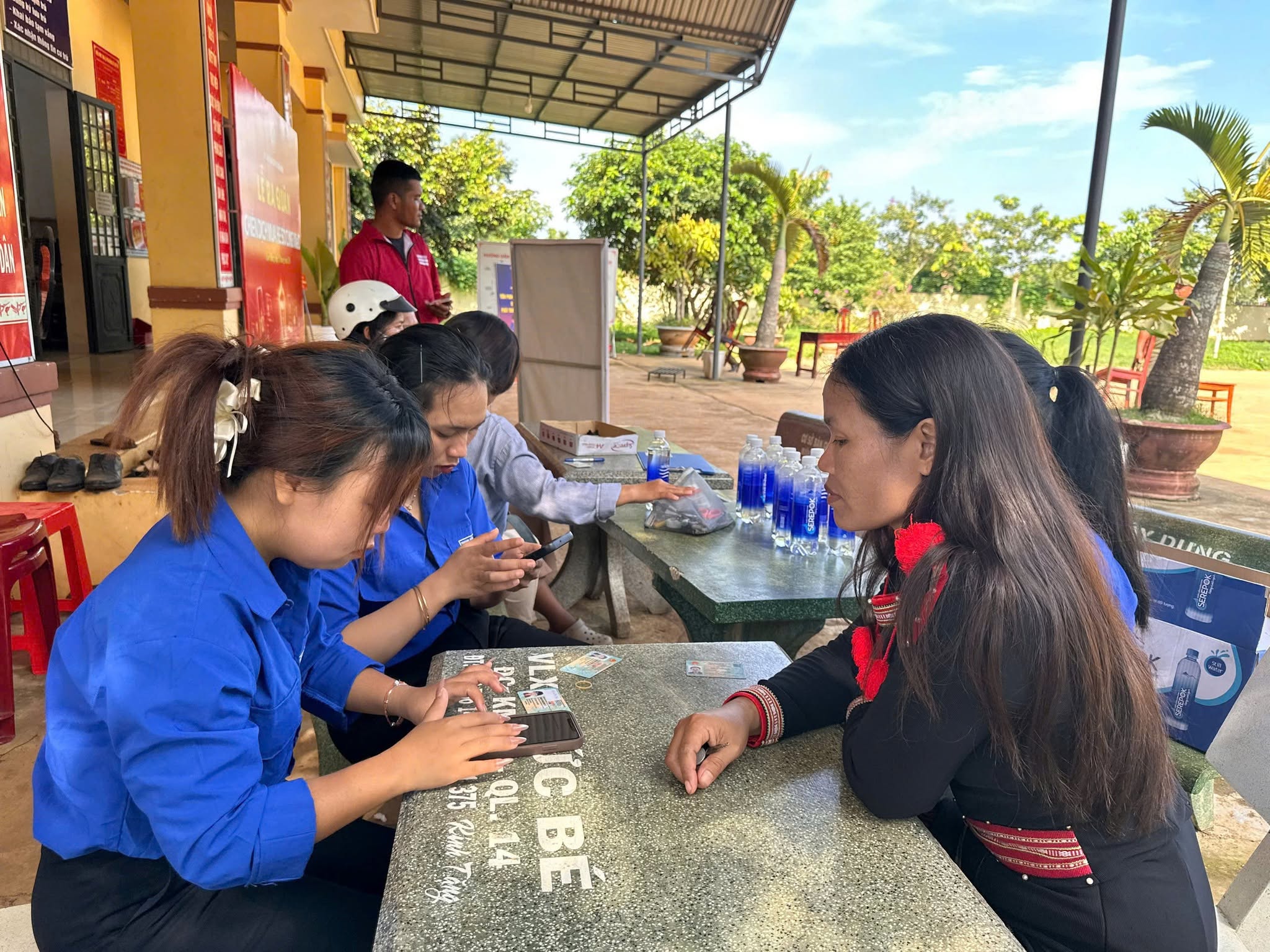 Ban Chỉ đạo về phát triển khoa học, công nghệ, đổi mới sáng tạo và chuyển đổi số xã Cuôr Đăng tập trung nhiều giải pháp tuyên truyền nhằm nâng cao nhận thức về thực hiện NQ 57 của Bộ Chính trị