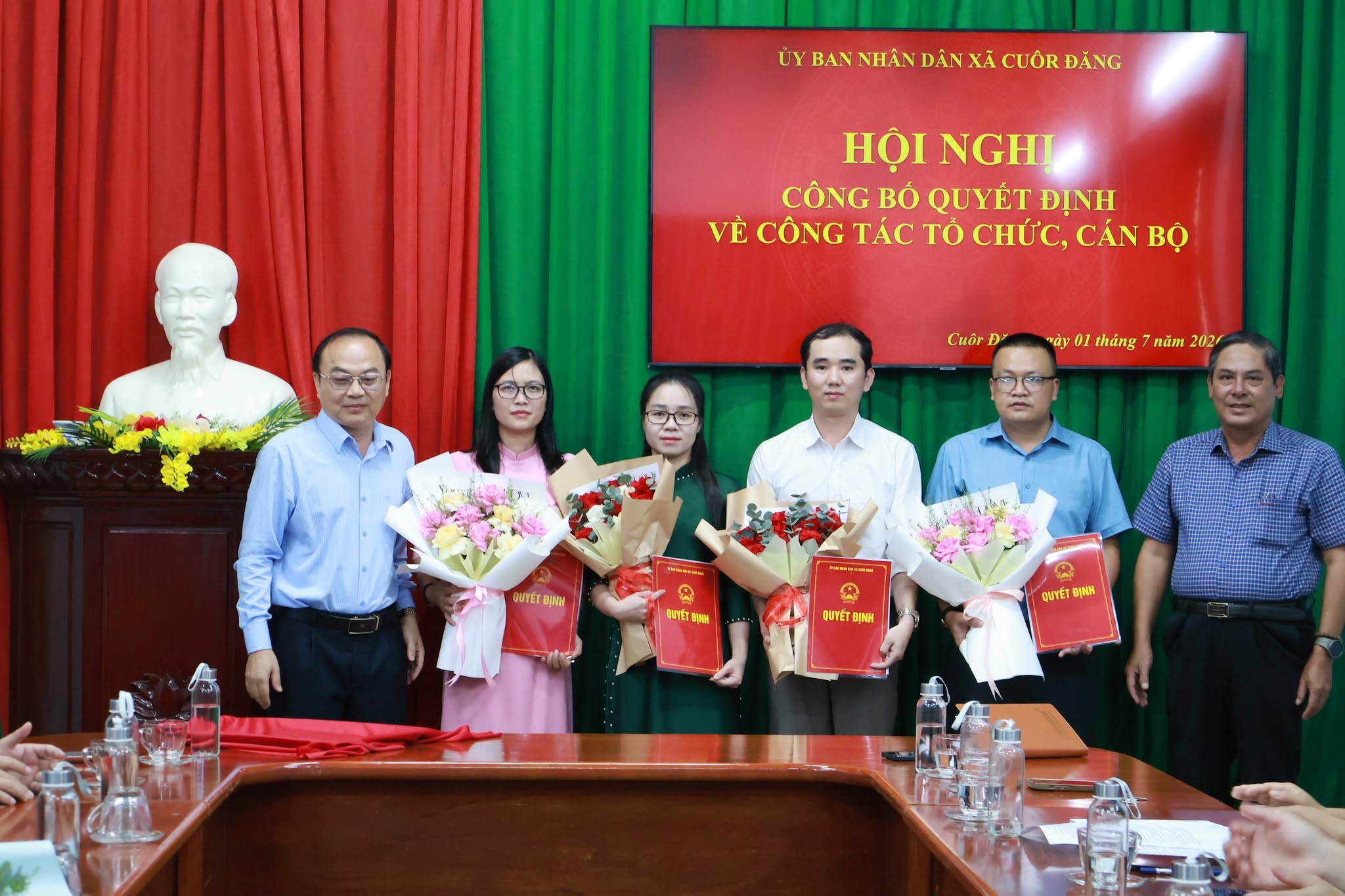 UBND xã Cuôr Đăng tổ chức hội nghị công bố  quyết định về công tác tổ chức, cán bộ