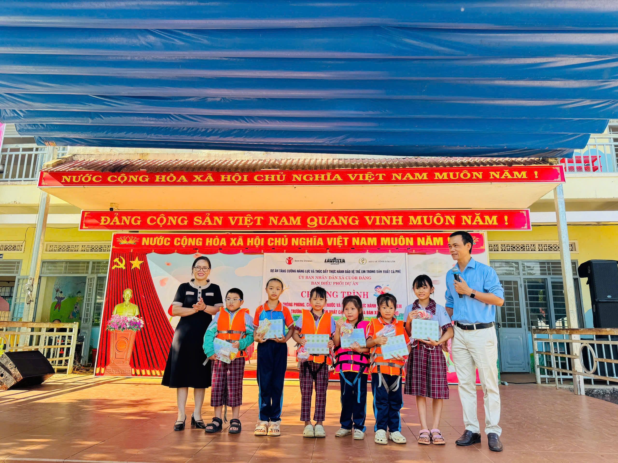 Chương trình truyền thông phòng chống đuối nước và thúc đẩy bảo vệ trẻ em trong môi trường thực tiễn sản xuất cà phê tại trường trường tiểu học Phan Bội Châu