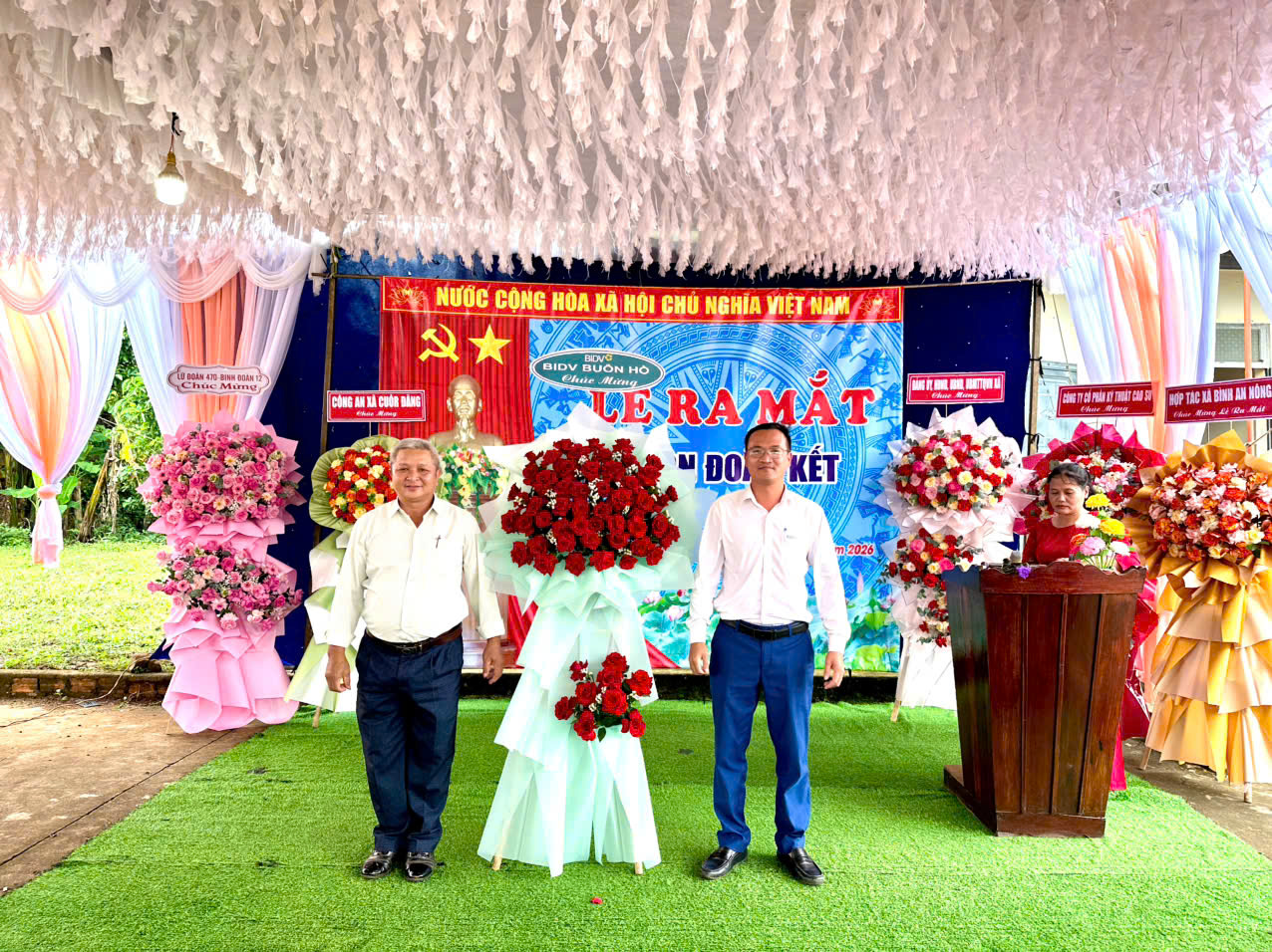 Lễ ra mắt thôn Đoàn Kết
