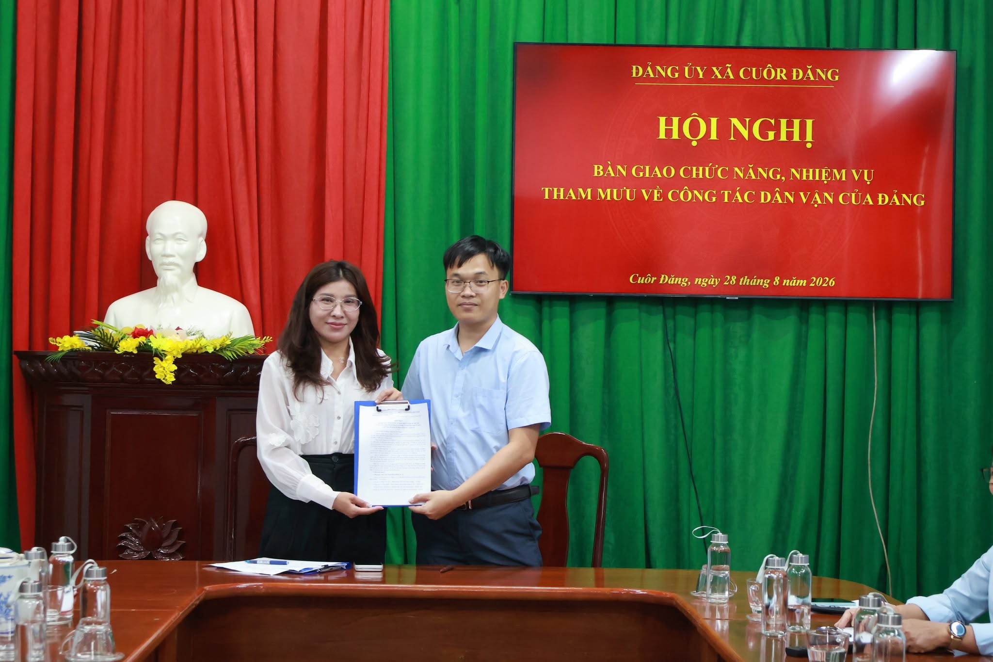 Hội nghị bàn giao chức năng, nhiệm vụ tham mưu về công tác Dân vận của Đảng