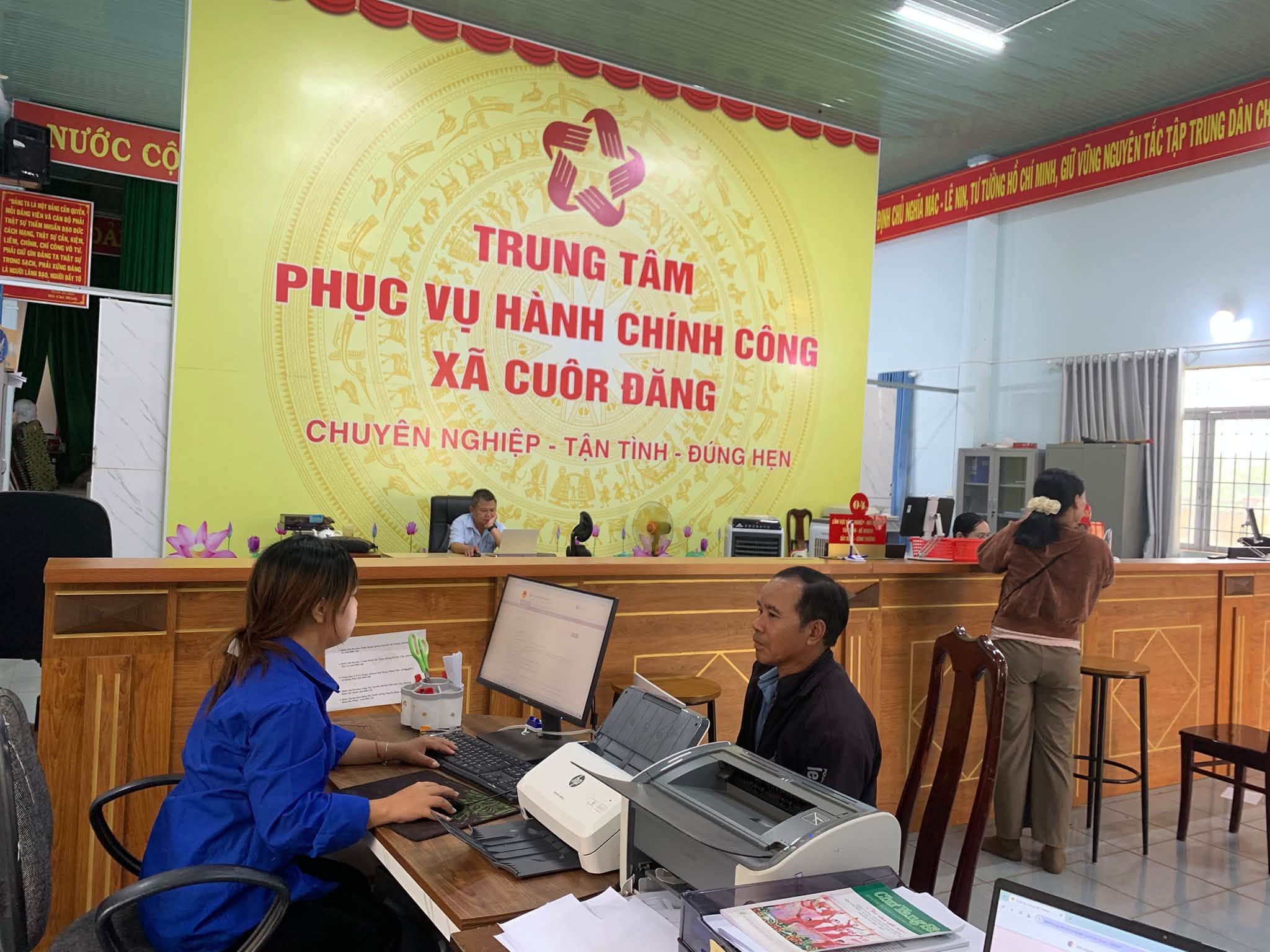 Xã Cuôr Đăng tiếp tục đẩy mạnh thực hiện công tác CCHC